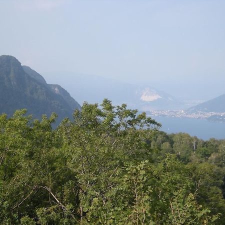 La Casa Del Borgo Bed & Breakfast Brissago-Valtravaglia Exterior photo