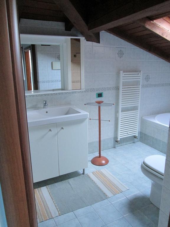 La Casa Del Borgo Bed & Breakfast Brissago-Valtravaglia Room photo
