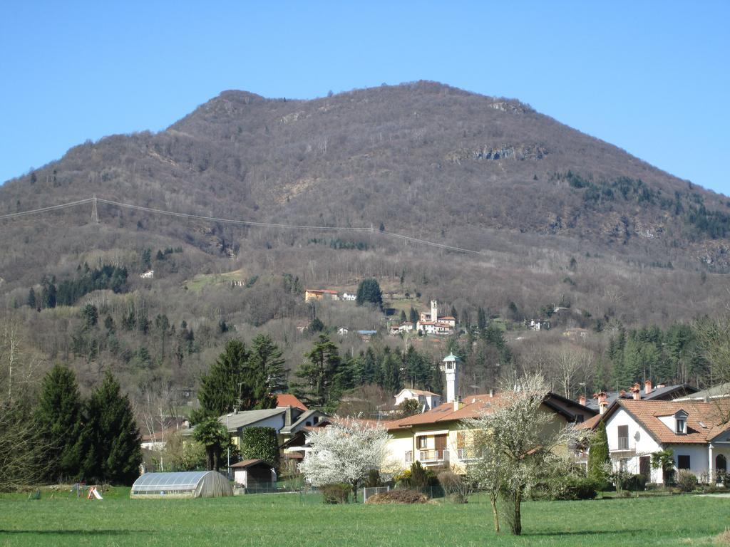 La Casa Del Borgo Bed & Breakfast Brissago-Valtravaglia Exterior photo