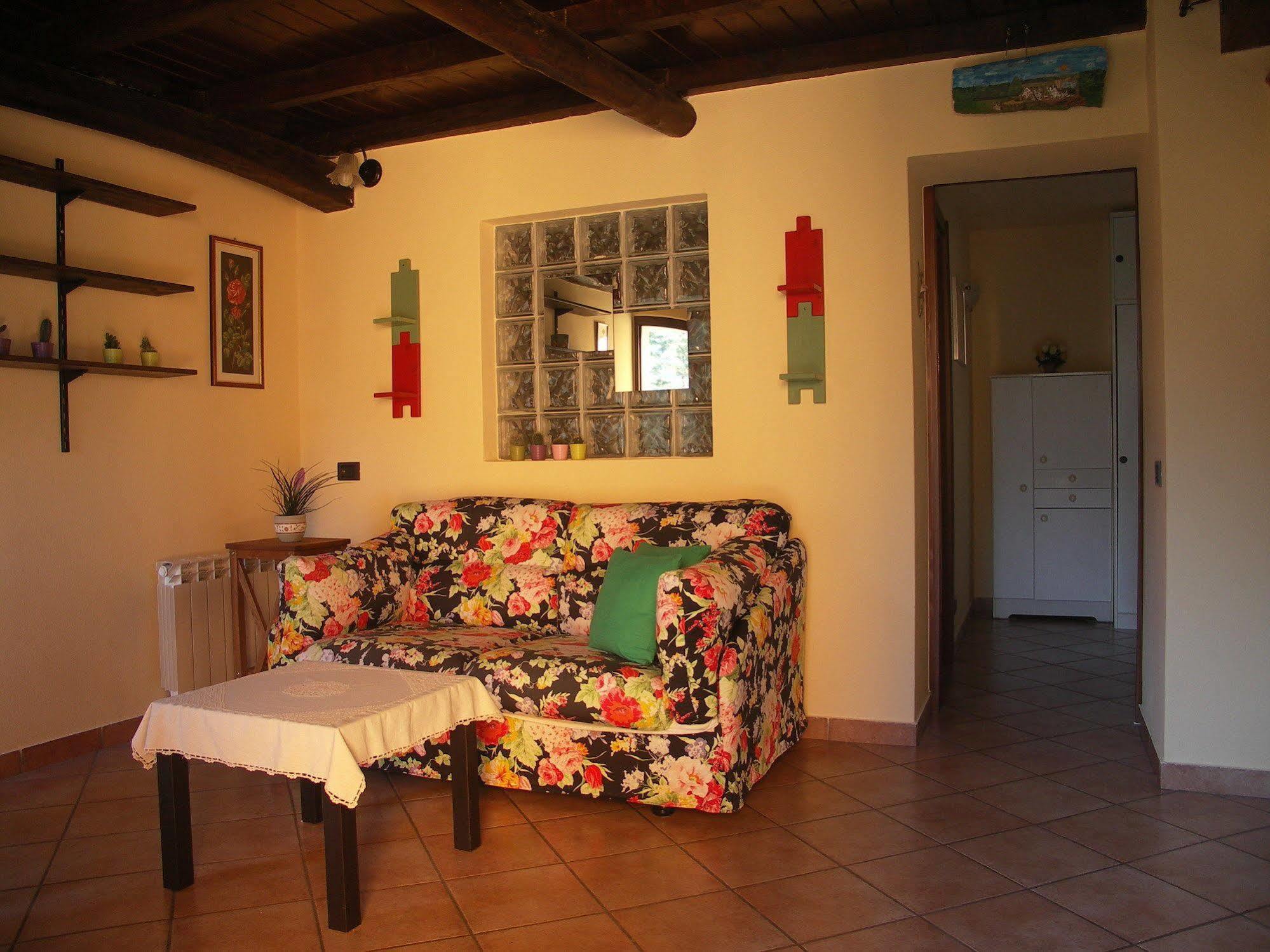 La Casa Del Borgo Bed & Breakfast Brissago-Valtravaglia Exterior photo