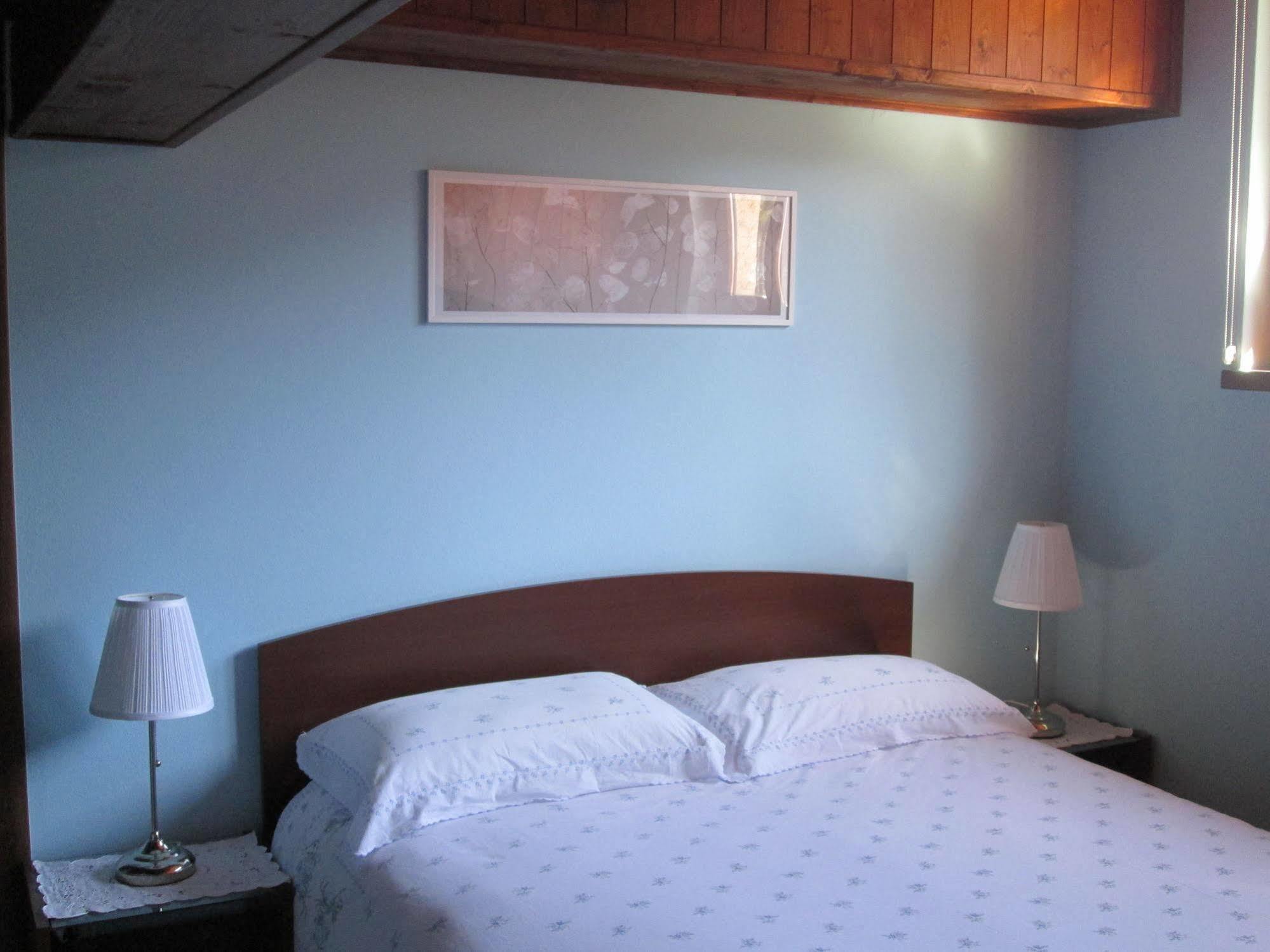 La Casa Del Borgo Bed & Breakfast Brissago-Valtravaglia Exterior photo